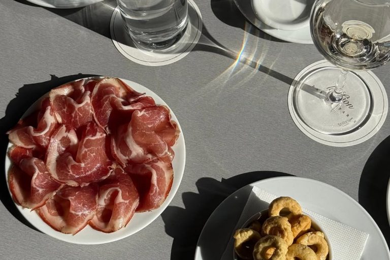 Restaurant Gutschein Le Lion • Bar de Paris Hamburg